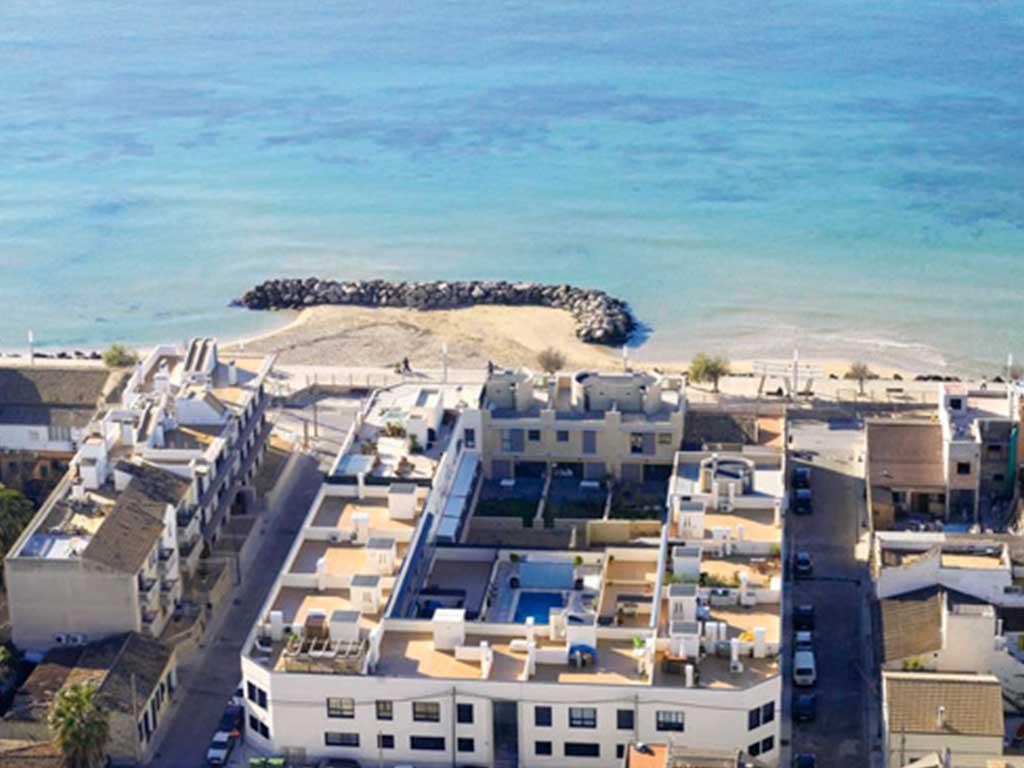 Edificio residencial Ciutadella de Menorca 8 en El Molinar en el año 2006