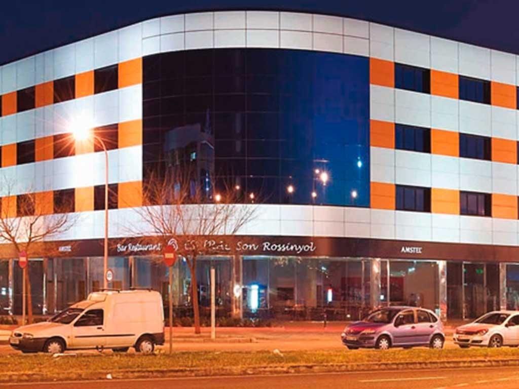 Edificio Son Rossinyol en el polígono Son Rossinyol de Palma de Mallorca en el año 2011